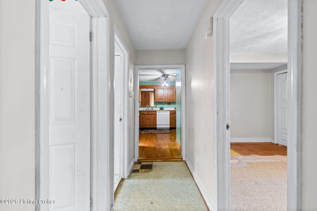 10509 Fairview Ave, Jeffersontown, KY 40299