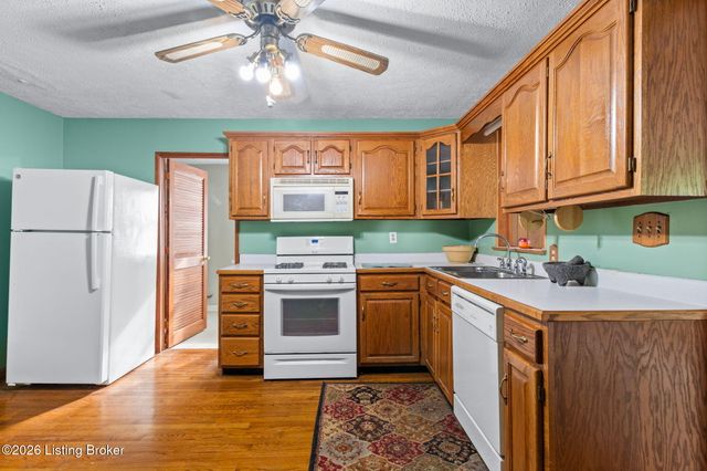 10509 Fairview Ave, Jeffersontown, KY 40299