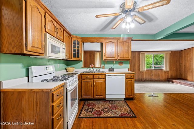 10509 Fairview Ave, Jeffersontown, KY 40299
