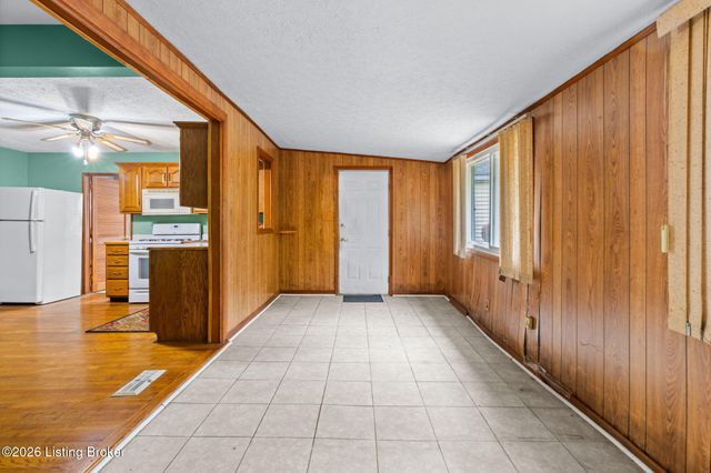 10509 Fairview Ave, Jeffersontown, KY 40299