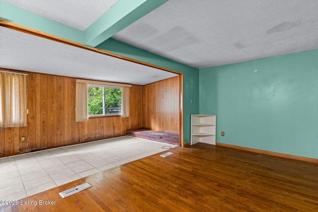 10509 Fairview Ave, Jeffersontown, KY 40299