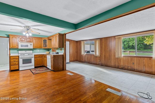 10509 Fairview Ave, Jeffersontown, KY 40299