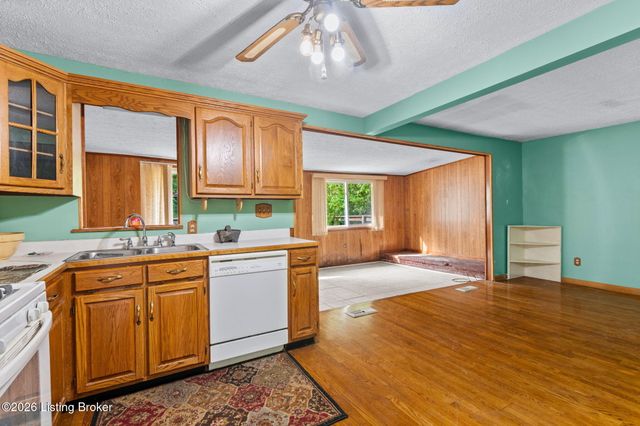 10509 Fairview Ave, Jeffersontown, KY 40299