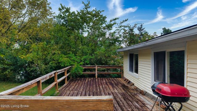 10509 Fairview Ave, Jeffersontown, KY 40299