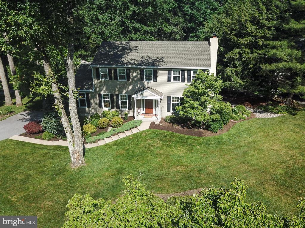 405 BROOKWOOD DR, Downingtown, PA 19335