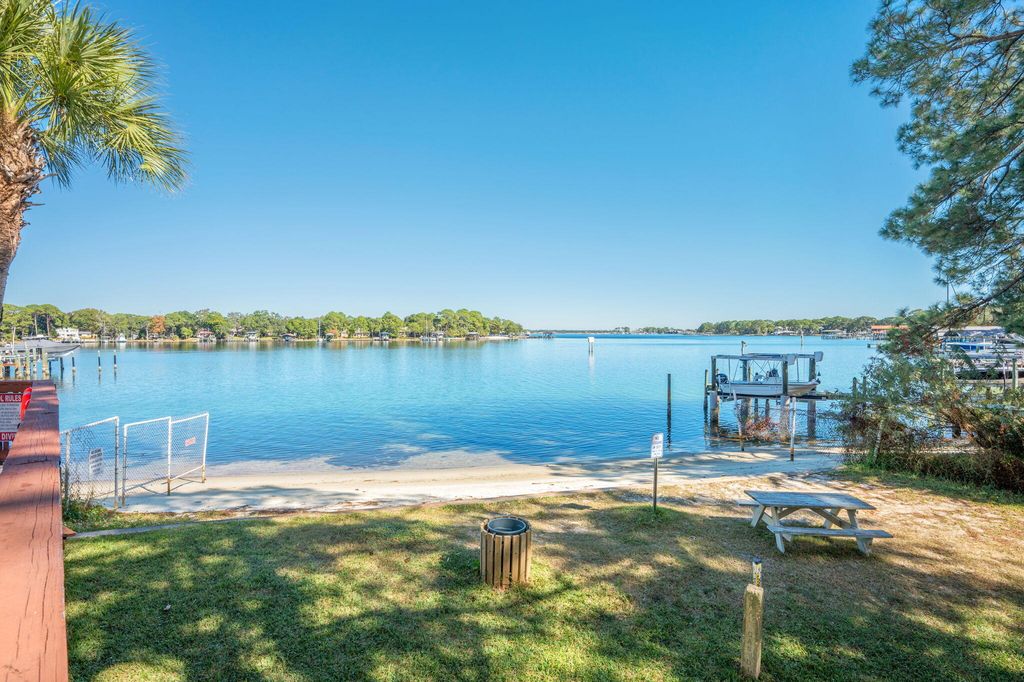 5 Laguna Street, 104, Fort Walton Beach, FL 32548
