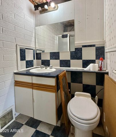 9820 S 9TH Street, Mayer, AZ 86333