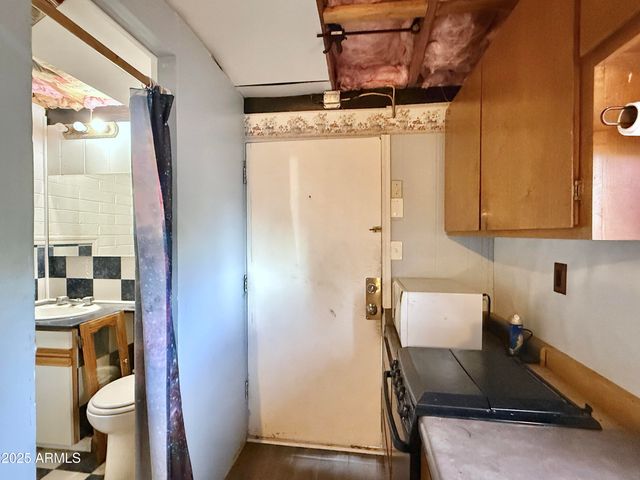 9820 S 9TH Street, Mayer, AZ 86333