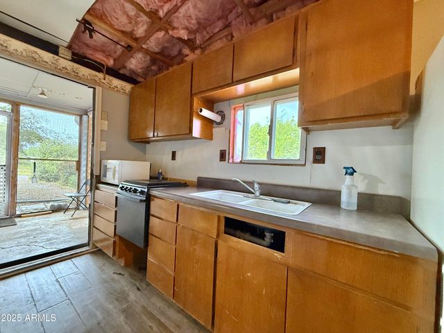 9820 S 9TH Street, Mayer, AZ 86333