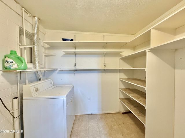 9820 S 9TH Street, Mayer, AZ 86333