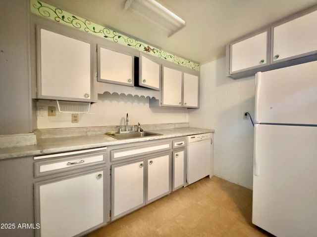 9820 S 9TH Street, Mayer, AZ 86333