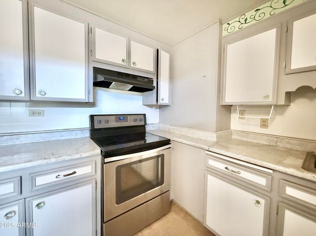 9820 S 9TH Street, Mayer, AZ 86333