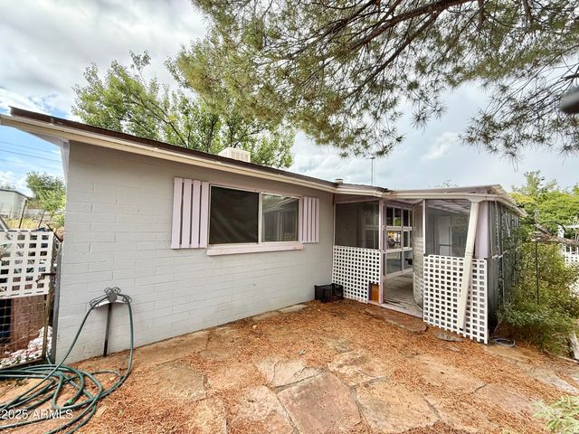 9820 S 9TH Street, Mayer, AZ 86333