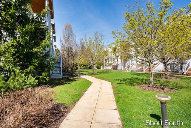2090 Celadon Drive, Grand Rapids, MI 49525