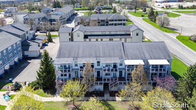 2090 Celadon Drive, Grand Rapids, MI 49525