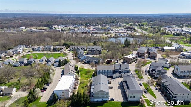 2090 Celadon Drive, Grand Rapids, MI 49525