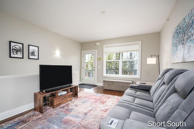2090 Celadon Drive, Grand Rapids, MI 49525