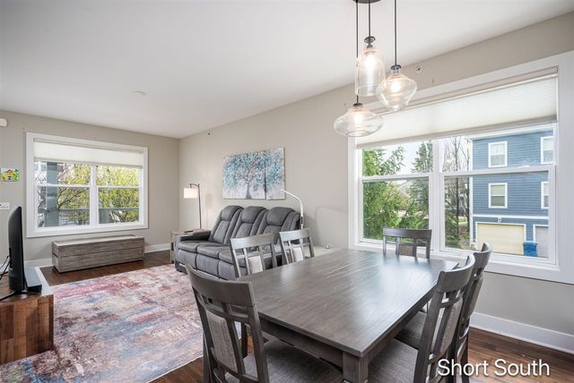 2090 Celadon Drive, Grand Rapids, MI 49525
