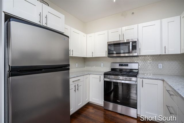 2090 Celadon Drive, Grand Rapids, MI 49525