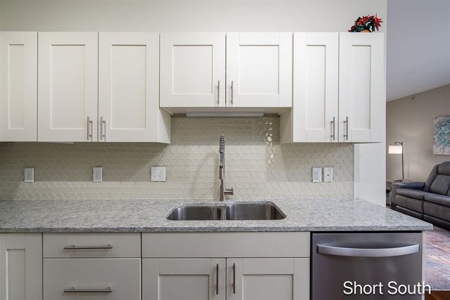 2090 Celadon Drive, Grand Rapids, MI 49525