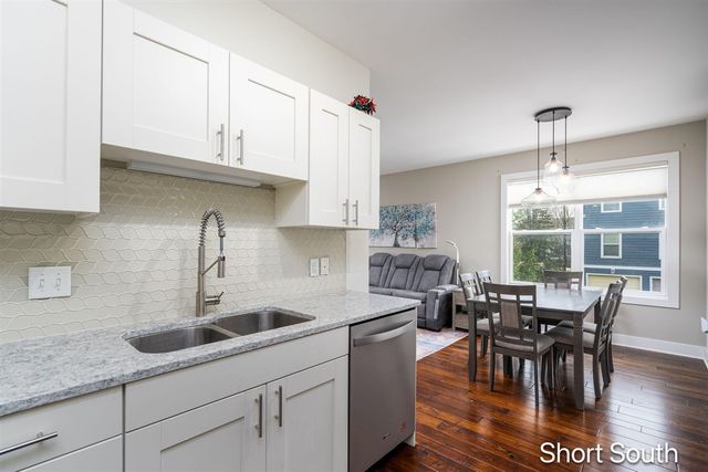 2090 Celadon Drive, Grand Rapids, MI 49525