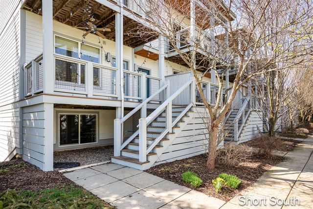 2090 Celadon Drive, Grand Rapids, MI 49525
