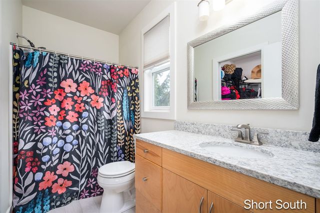 2090 Celadon Drive, Grand Rapids, MI 49525
