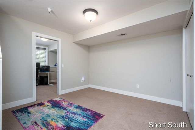 2090 Celadon Drive, Grand Rapids, MI 49525