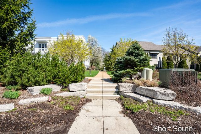 2090 Celadon Drive, Grand Rapids, MI 49525