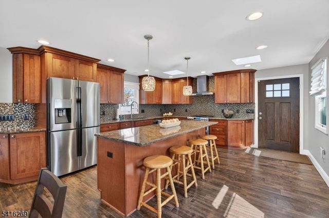 739 5Th Ave, Lyndhurst Twp., NJ 07071