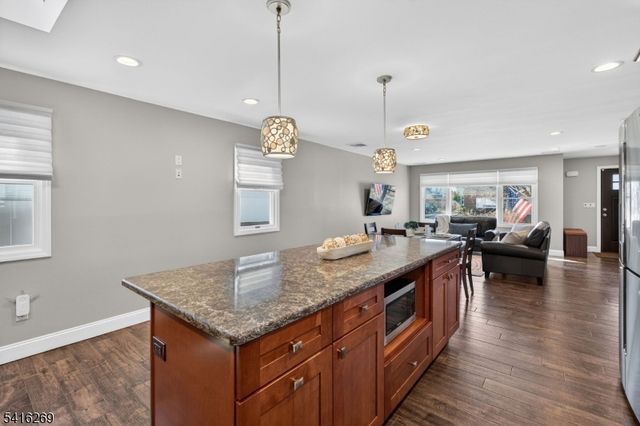 739 5Th Ave, Lyndhurst Twp., NJ 07071