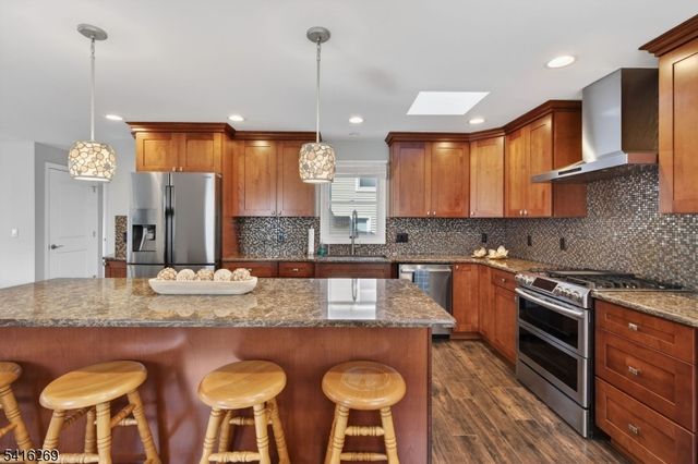 739 5Th Ave, Lyndhurst Twp., NJ 07071