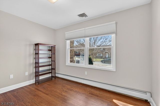 739 5Th Ave, Lyndhurst Twp., NJ 07071