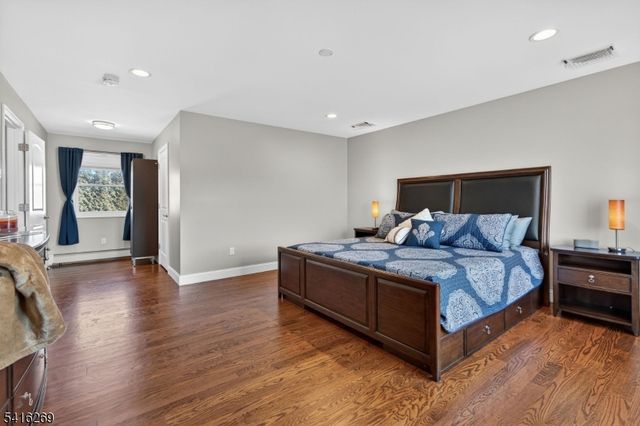 739 5Th Ave, Lyndhurst Twp., NJ 07071