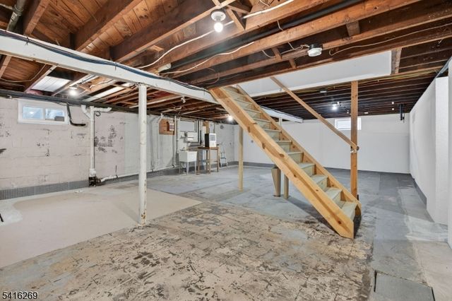 739 5Th Ave, Lyndhurst Twp., NJ 07071