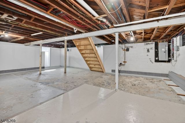 739 5Th Ave, Lyndhurst Twp., NJ 07071