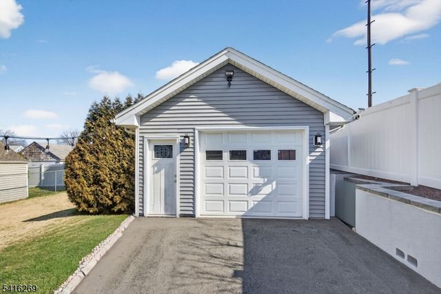 739 5Th Ave, Lyndhurst Twp., NJ 07071