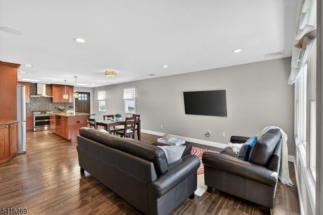 739 5Th Ave, Lyndhurst Twp., NJ 07071