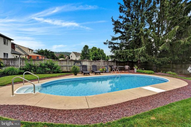 16 JASON AVE, Denver, PA 17517