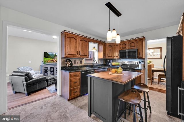 16 JASON AVE, Denver, PA 17517