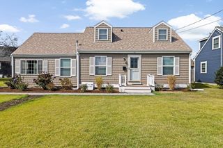 15 Packard Ave, Hull, MA 02045