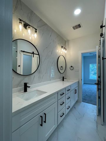 8131 Saint Louis Street, Houston, TX 77028