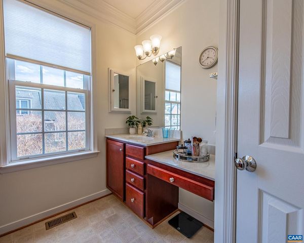 389 CLAREMONT LN, Crozet, VA 22932