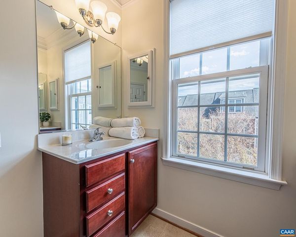 389 CLAREMONT LN, Crozet, VA 22932