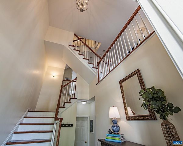 389 CLAREMONT LN, Crozet, VA 22932