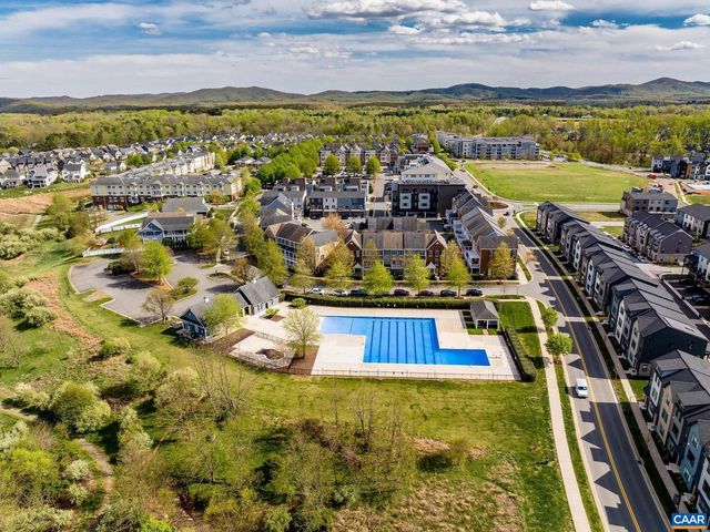 389 CLAREMONT LN, Crozet, VA 22932