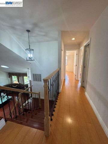24354 Chandler Rd, Hayward, CA 94545