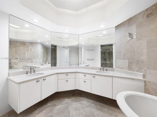 333 Las Olas Way 1502, Fort Lauderdale, FL 33301