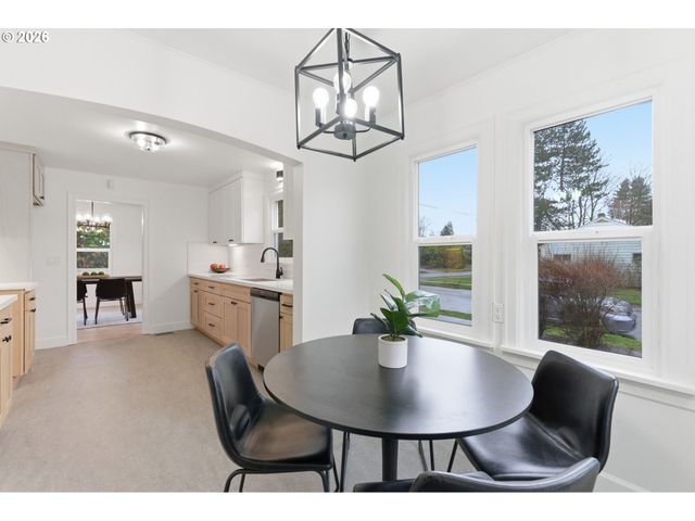 10405 Ne PACIFIC St, Portland, OR 97220