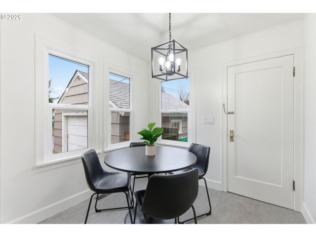 10405 Ne PACIFIC St, Portland, OR 97220